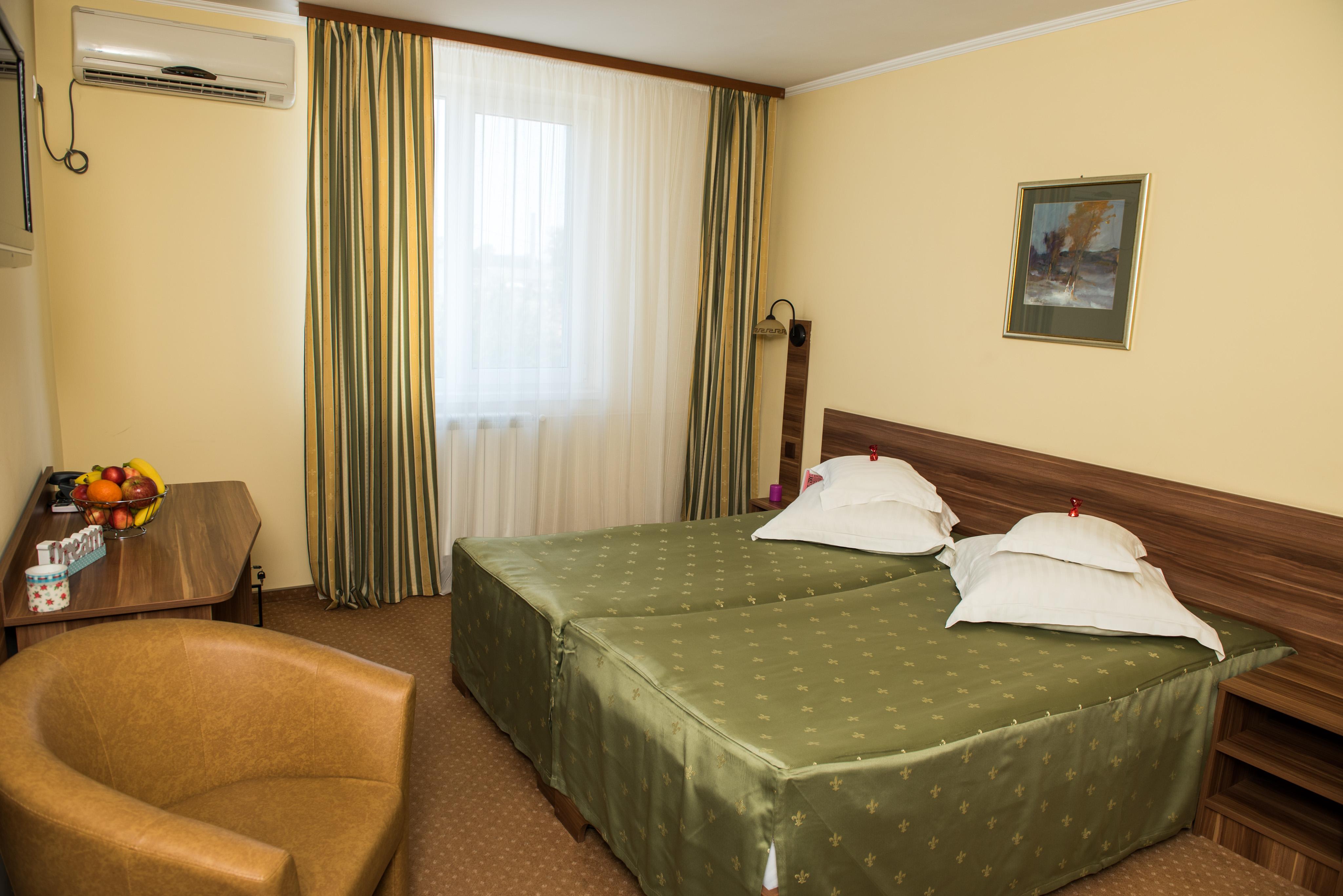 Hotel Lyra Oradea Exterior photo