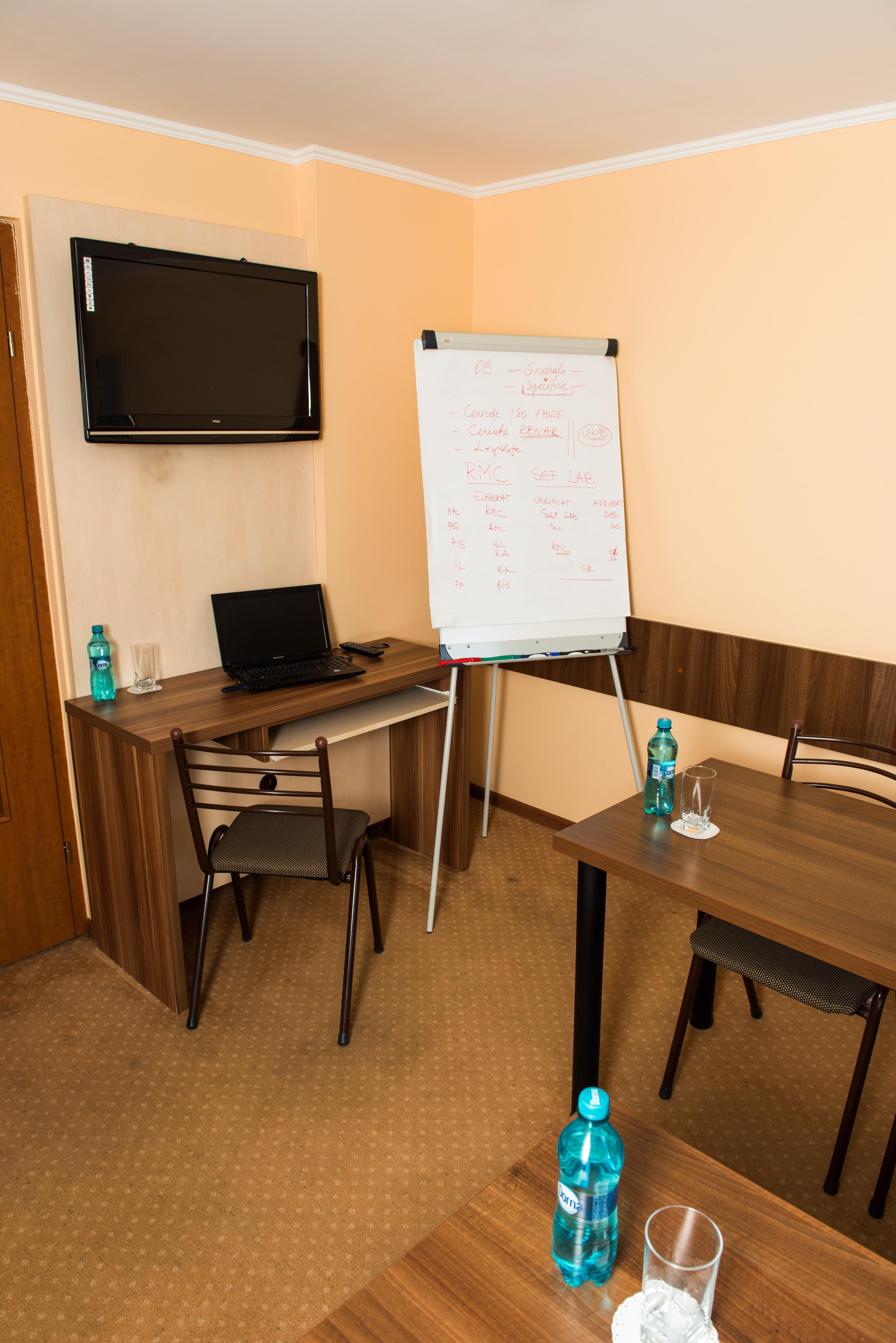 Hotel Lyra Oradea Exterior photo