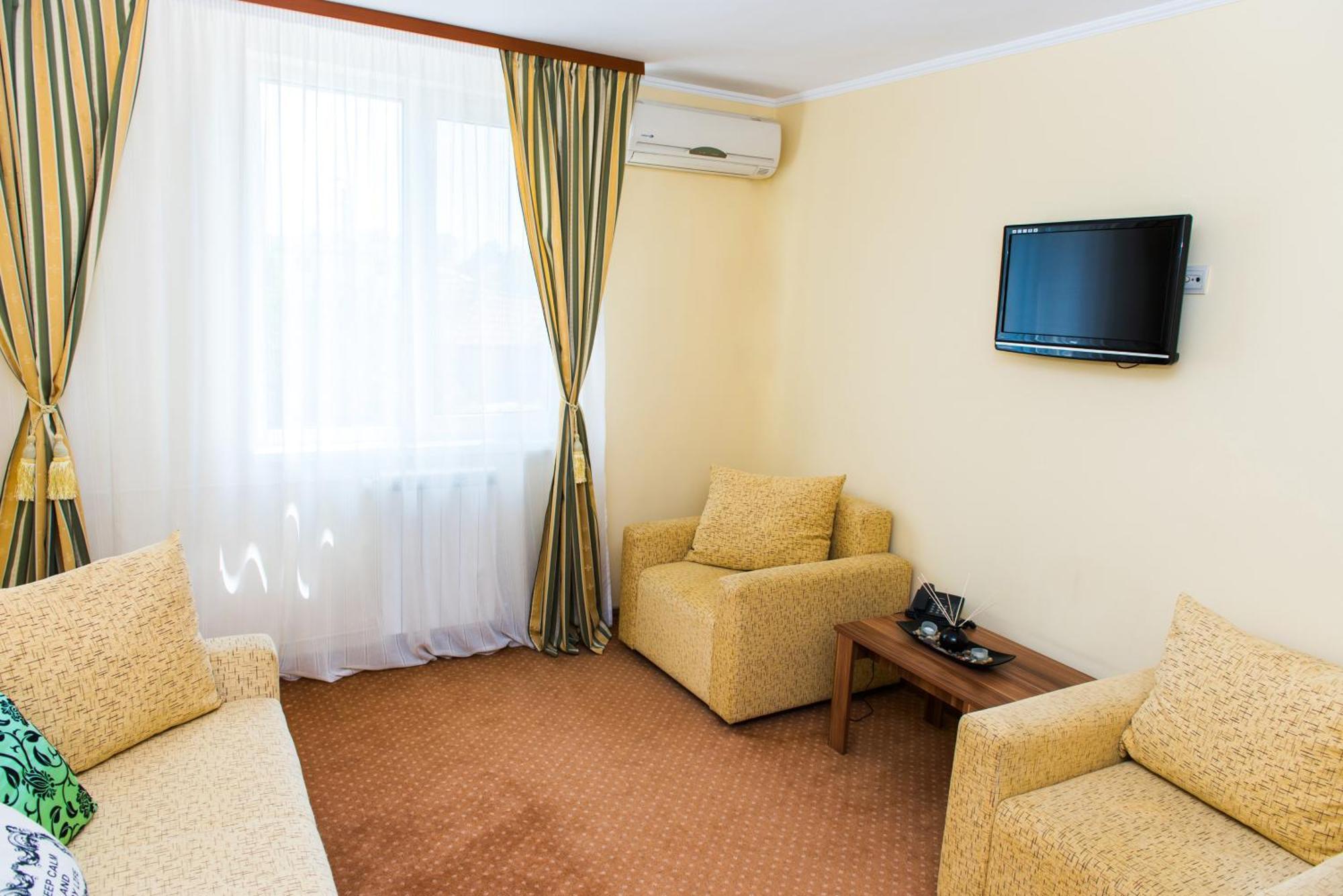 Hotel Lyra Oradea Room photo